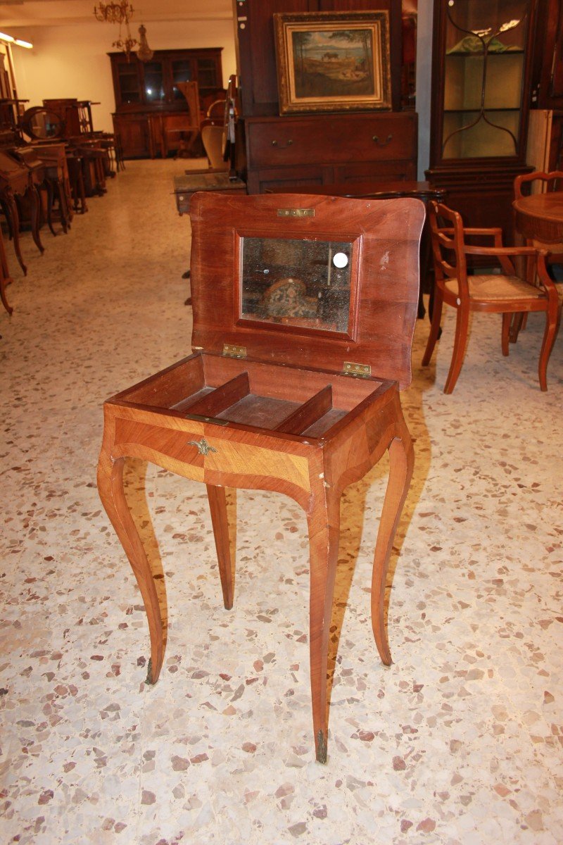 Petite Table De Toilette De Style Louis XV Du 19ème Siècle Avec Un Petit Plateau Marqueté-photo-1