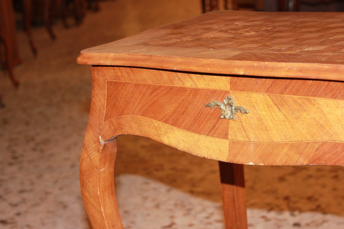 Petite Table De Toilette De Style Louis XV Du 19ème Siècle Avec Un Petit Plateau Marqueté-photo-3