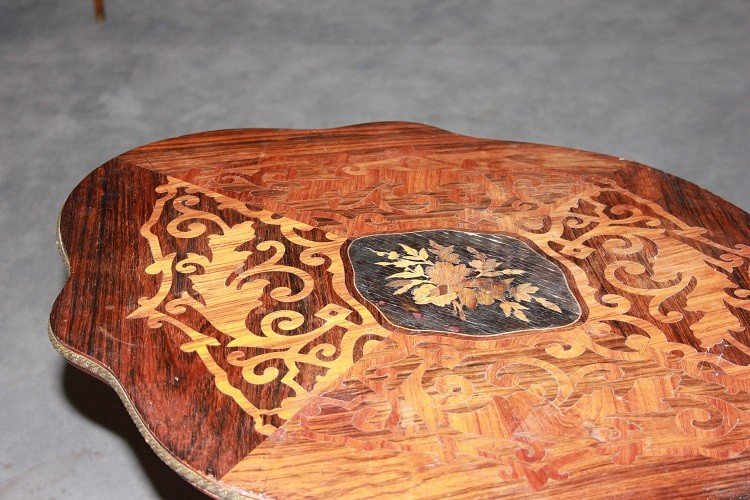 Petite Table à Voile En Marqueterie Avec Un Plateau Richement Incrusté Du XIXe Siècle-photo-2