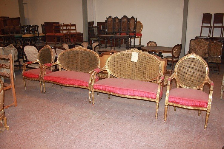 Salon Français De Style Louis XVI Doré à La Feuille d'Or Du 19e Siècle 2 Canapés Et 2 Fauteuils