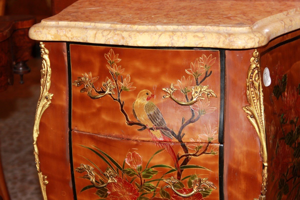 Couple De Tables De Chevet Chinoises De Style Louis XV, Peintes à Motif Floral Avec Des Animaux-photo-3