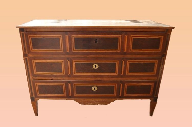 Italian Chest Of Drawers From The Second Half Of The 1700s In Louis XVI Style In Walnut Wood