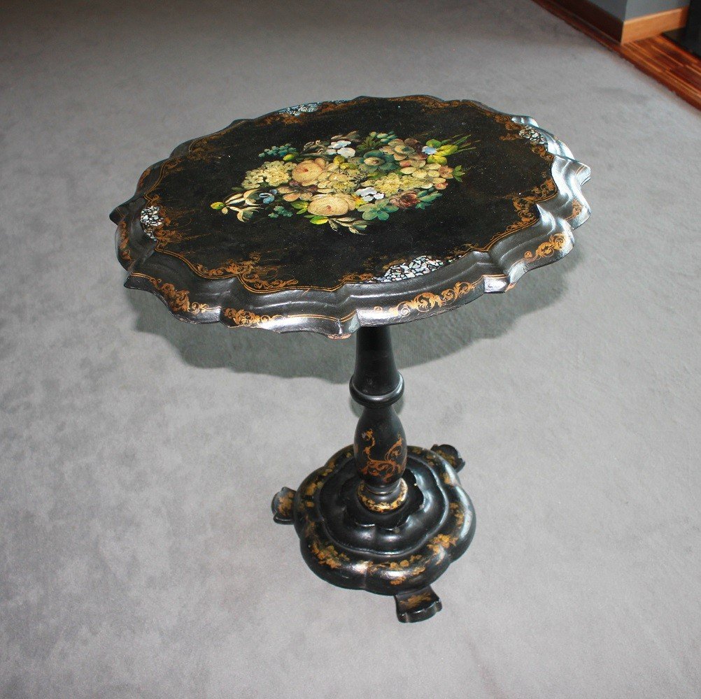 Petite Table Papier En Bois ébénisé Avec Peintures Et Incrustations De Nacre