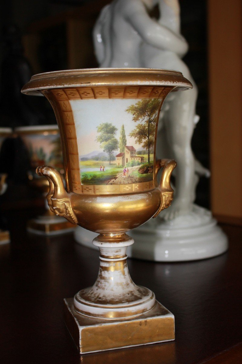 Pair Of Old Paris Porcelain Crater Vases With Landscapes And Figures-photo-2