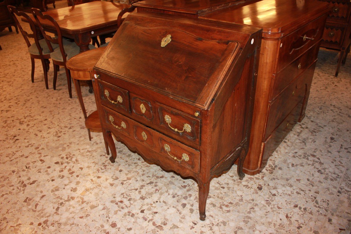 18th Century Provençal Walnut Bureau Writing Desk-photo-2