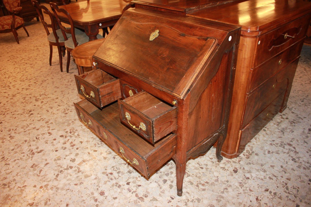 18th Century Provençal Walnut Bureau Writing Desk-photo-2