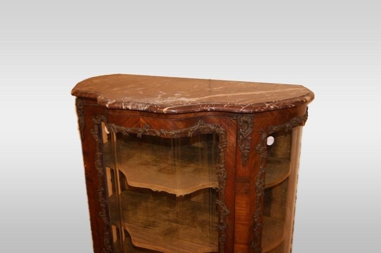 Vitrine Ancienne Vernis Martin De Style Louis XV Avec Incrustations De Marbre Et Bronze-photo-2