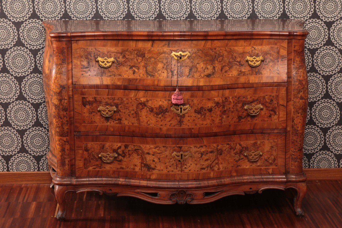 Precious Chest Of Drawers In Olive Briar, Rounded And Enriched With Light Sculptures