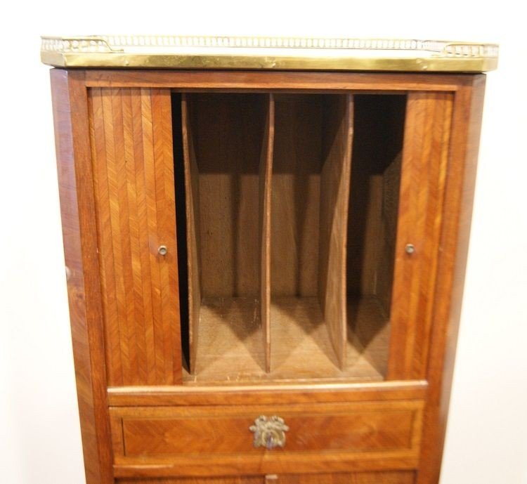 Armoire à Volets Roulants Apporte La Musique De Style Transition Française Des Années 1800-photo-2
