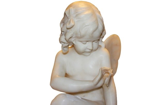Putto Français en Marbre Blanc – Seconde Moitié du XIXe Siècle, Sculpture Ailée sur Piédestal-photo-2