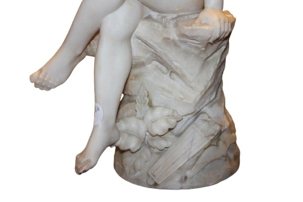 Putto Français en Marbre Blanc – Seconde Moitié du XIXe Siècle, Sculpture Ailée sur Piédestal-photo-3