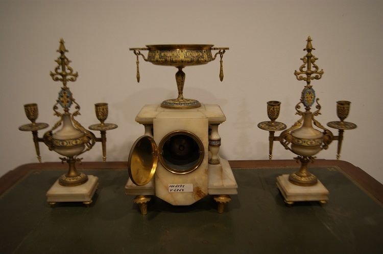 Triptych Clock With French Candlesticks From The Second Half Of The 1800s In White Carrara-photo-3