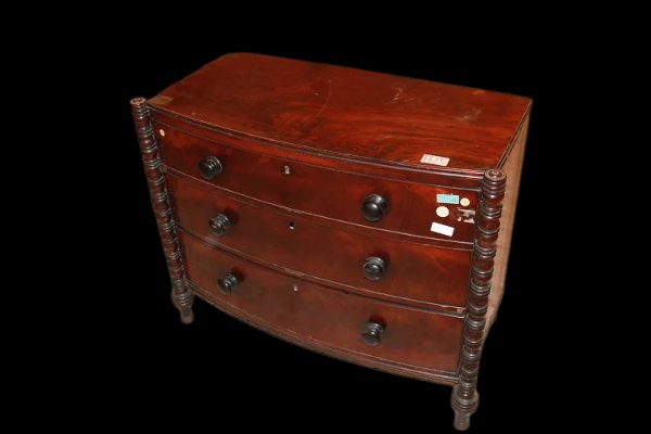 Small English Regency-style Chest Of Drawers From The Early 1800s, Made Of Mahogany Wood. It Fe-photo-1