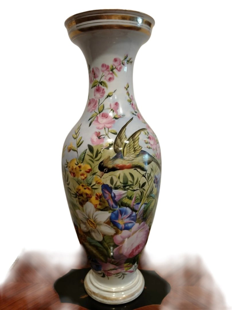 Ensemble De Deux Vases De La Vieille Paris Décorés Des Années 1800, Blancs Avec Motifs Floraux-photo-1