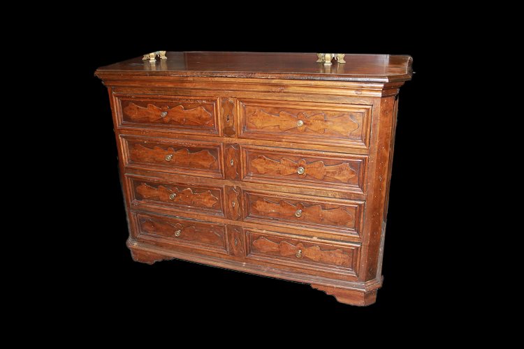 Superb 17th-century Tuscan Italian Chest Of Drawers Made From Fine Walnut Wood-photo-2