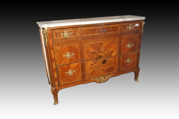 Commode Française Des Années 1700, Style Transition Richement Finie