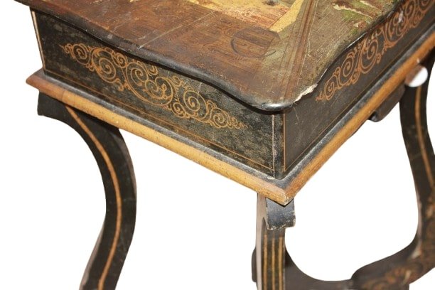 Beautiful 19th-century French Vernis Martin Sewing Table With Painted Venice Scene-photo-4