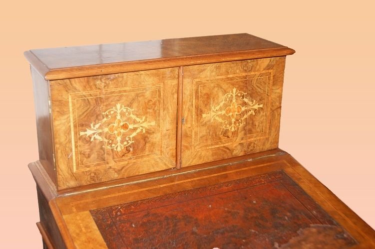 Davenport English Travel Desk, First Half Of The 1800s, Victorian Walnut. It Has A Backsplash -photo-2