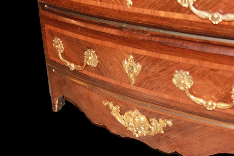 Petite Commode Française De Style Régence Avec 4 Tiroirs, Plateau En Marbre Et Ornements Bronze-photo-2
