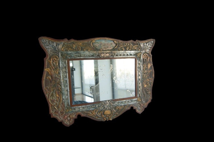 Miroir Unique Du Début Du XXe Siècle Avec Un Cadre En Cuir Peint