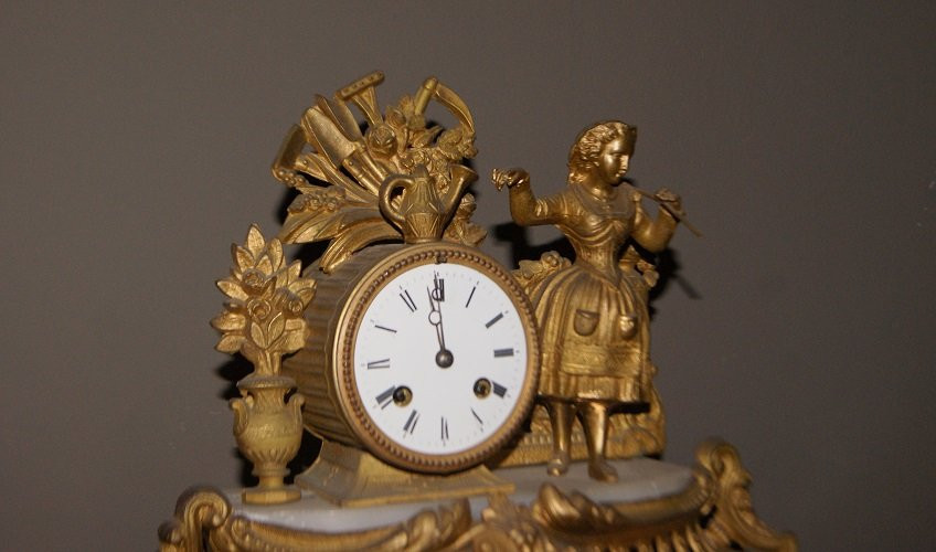 French Table Clock From The Second Half Of The 19th Century In Gilded Metal With A Marble Top, -photo-2