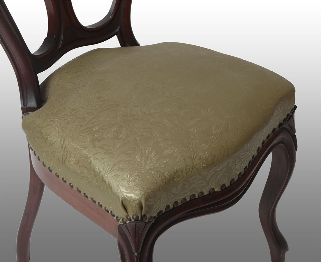 Group Of Six Mahogany Chairs With Openwork Back, Cabriole Legs, And Carved Details-photo-2