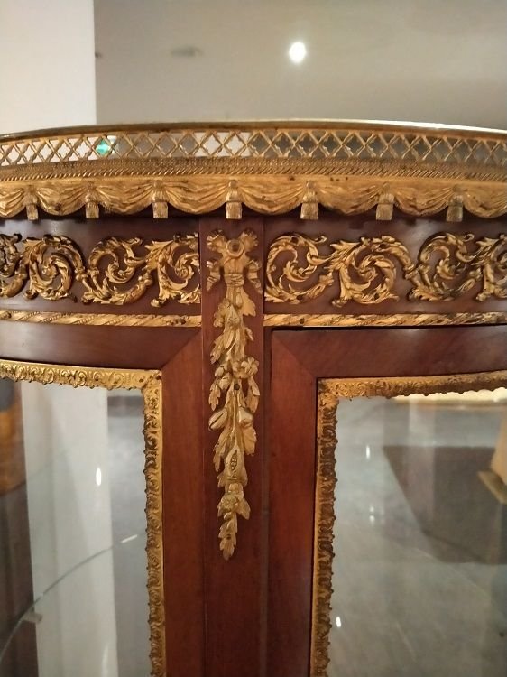 Small French Mahogany Round Display Cabinet With A Single Door, In Transition Style-photo-4