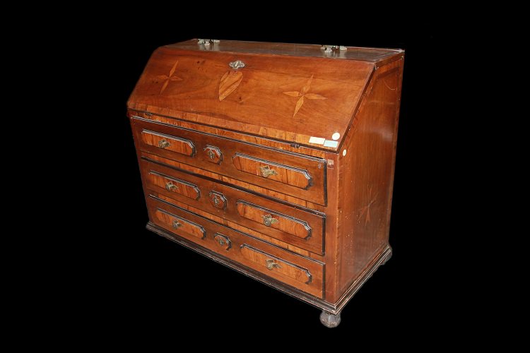 17th-century Italian Folding Table In Walnut Wood. It Features Inlay Motifs On The Top, 3 Large-photo-2