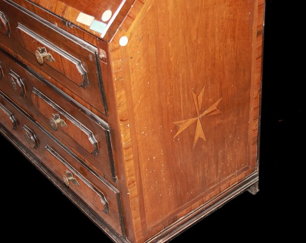 17th-century Italian Folding Table In Walnut Wood. It Features Inlay Motifs On The Top, 3 Large-photo-4