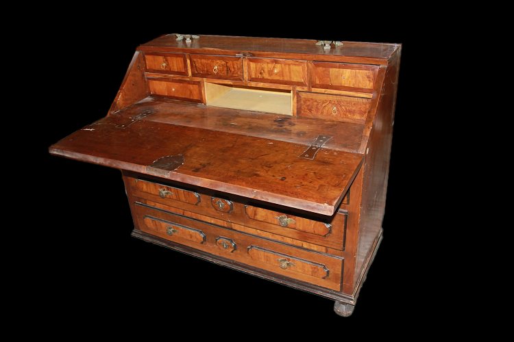 17th-century Italian Folding Table In Walnut Wood. It Features Inlay Motifs On The Top, 3 Large-photo-2