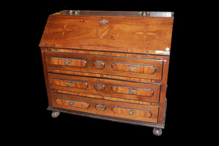 17th-century Italian Folding Table In Walnut Wood. It Features Inlay Motifs On The Top, 3 Large