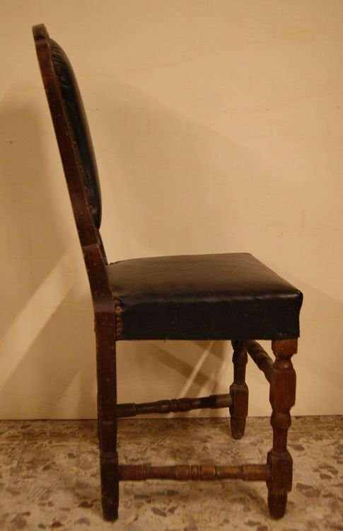 Groupe De 4 Chaises à Bobines Rustiques Italiennes Des Années 1700 En Bois De Noyer  Auberge-photo-3