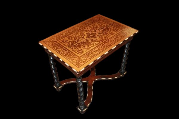 French Mid-19th-century Small Table With A Dutch-influenced Design, Crafted From Rosewood-photo-3