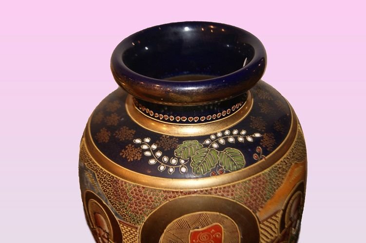 Pair Of Large, Richly Decorated Japanese Satsuma Vases From The Mid-1800s. Manufacturing Mark O-photo-3