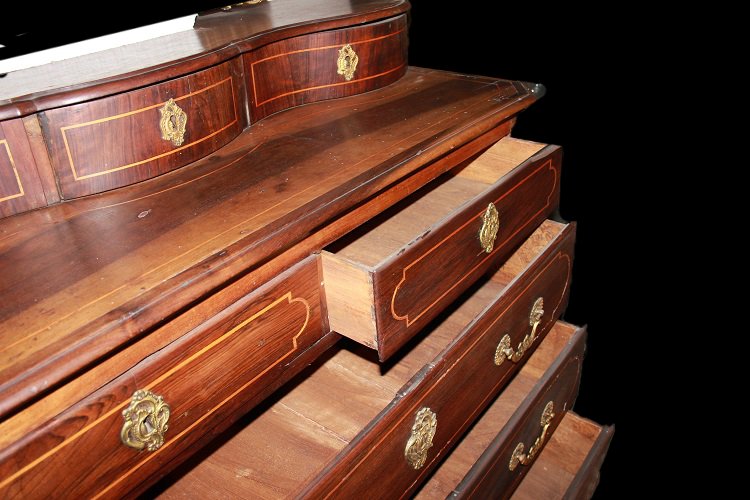 Spanish 18th-century Canterano Chest Of Drawers In Walnut Wood. It Features An Upper Section -photo-3
