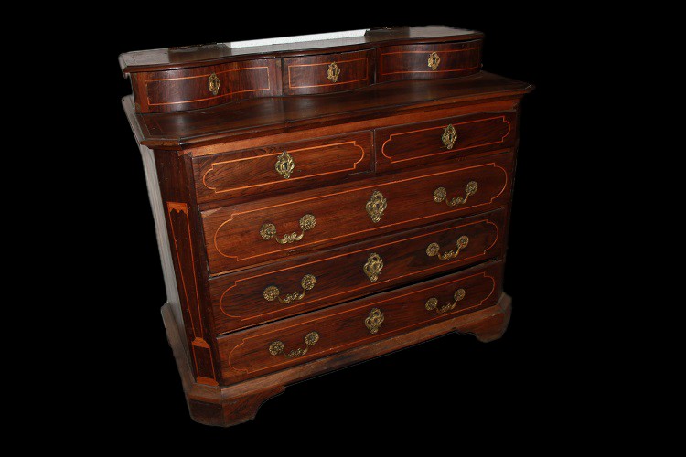 Spanish 18th-century Canterano Chest Of Drawers In Walnut Wood. It Features An Upper Section 