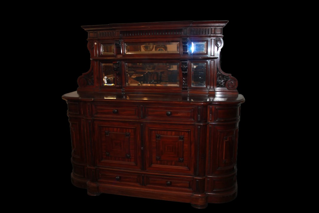 Paire De Grandes buffets De La Mi-19e Siècle En Acajou De Style Louis-philippe
