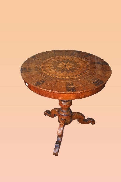 Petite Table Circulaire Sorrentine Datant Du XIXe Siècle, Richement Marquetée