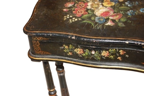 French Vernis Martin Sewing Table – 19th Century Painted Antique Table-photo-3