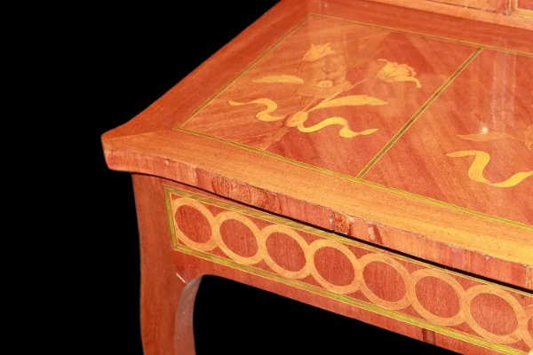 Petit Bureau Français Richement Marqueté Avec Un Dosseret De Style Louis XV-photo-2