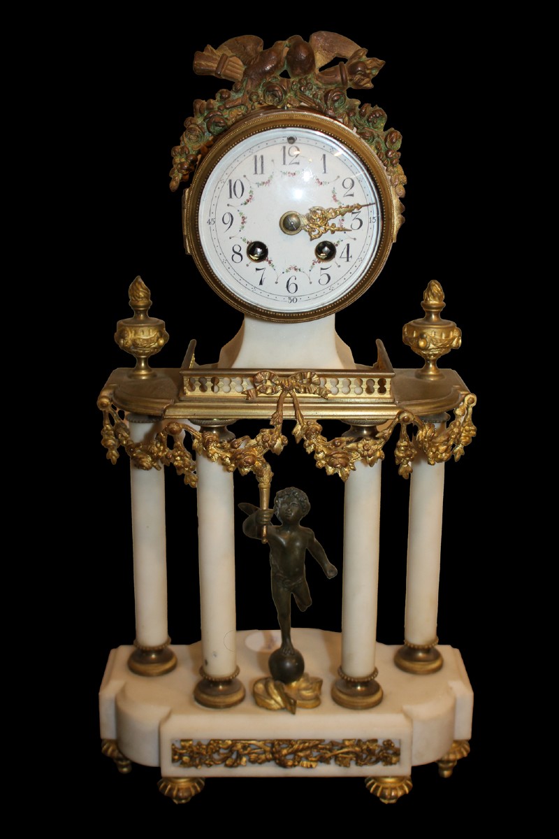 Pendule de cheminée en marbre et bronze doré, France, fin du XIXe siècle