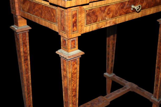 French Louis XVI Dressing Table In Maple Burl And Bois De Violette, Mid-19th Century-photo-1