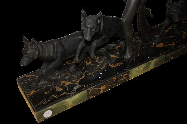 Large French Art Déco Table Sculpture In Marble And Bronze – Early 20th Century, Lady With Houn-photo-4