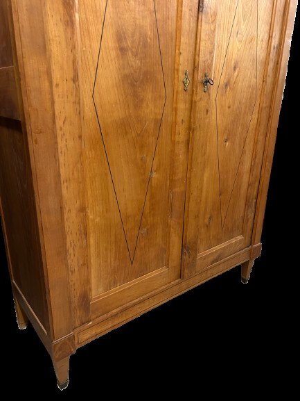 Armoire française à deux portes en merisier, style Louis XVI – Fin du XIXᵉ siècle-photo-3