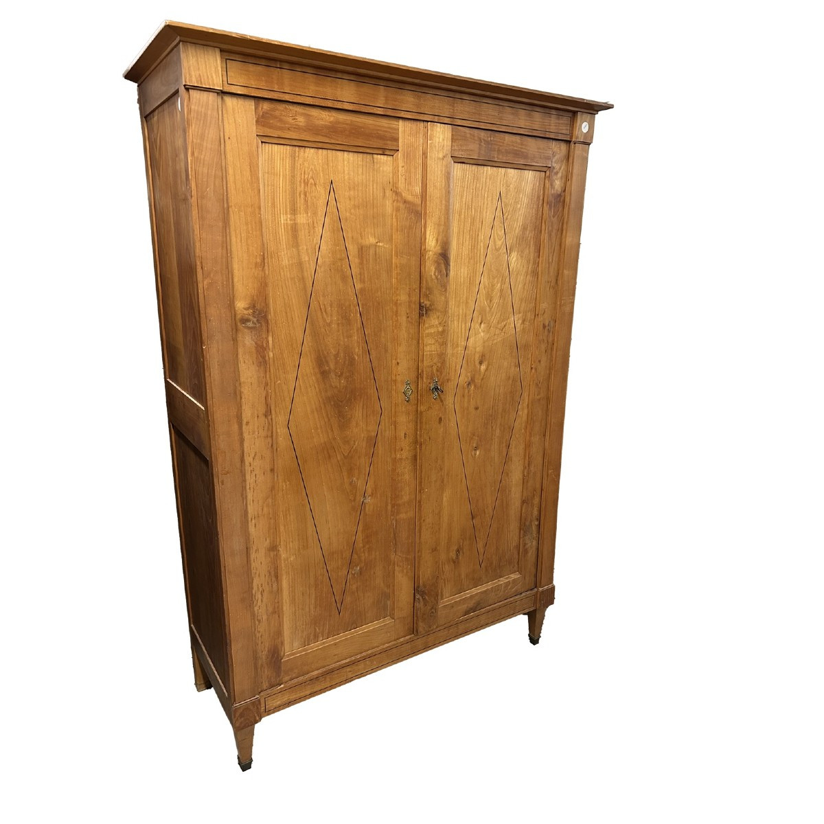 Armoire française à deux portes en merisier, style Louis XVI – Fin du XIXᵉ siècle