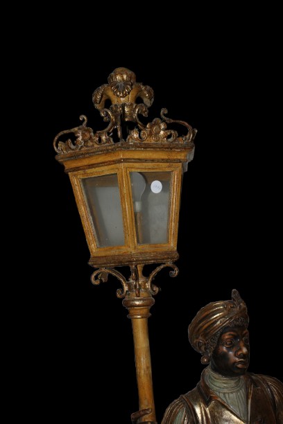 Moor vénitien électrifié en bois peint et doré – Seconde moitié du XIXᵉ siècle-photo-4