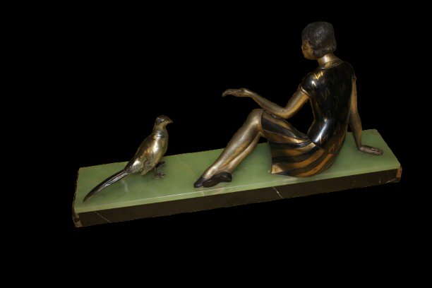 French Art Deco Bronze Sculpture Of Reclining Lady With Bird On Marble Base – Early 20th Centur-photo-4
