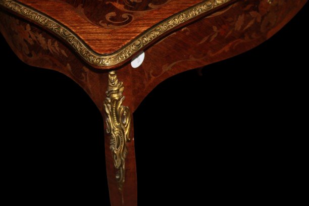 Table Bureau de Milieu Française Louis XV en Bois de Rose avec Bronzes – Seconde Moitié du XIXe-photo-4
