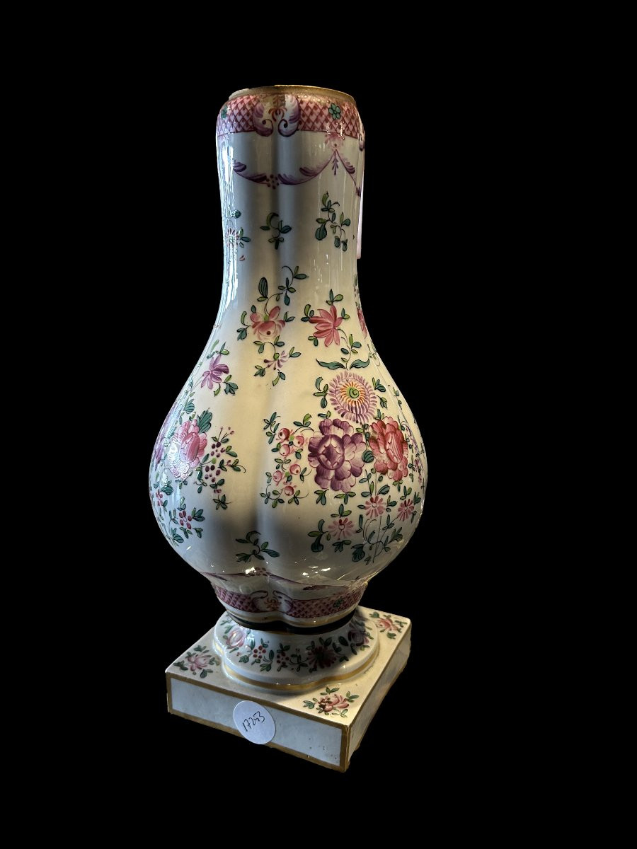 Pair Of Chinese Single-flower White Porcelain Vases With Floral Decoration – Early 20th Century-photo-2