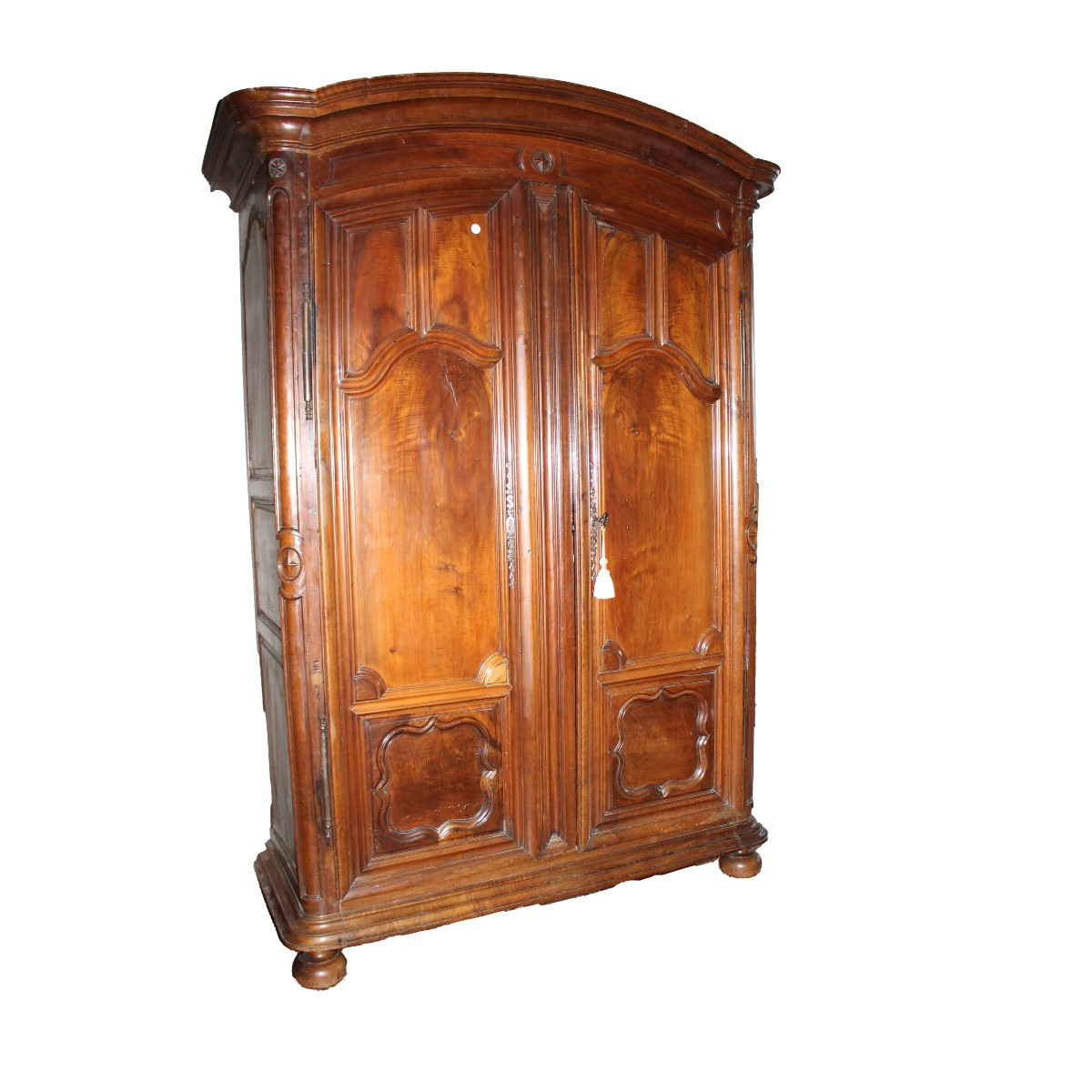 Grande Armoire Française du XVIIIe Siècle en Noyer – Style Provençal (Fin 1700)